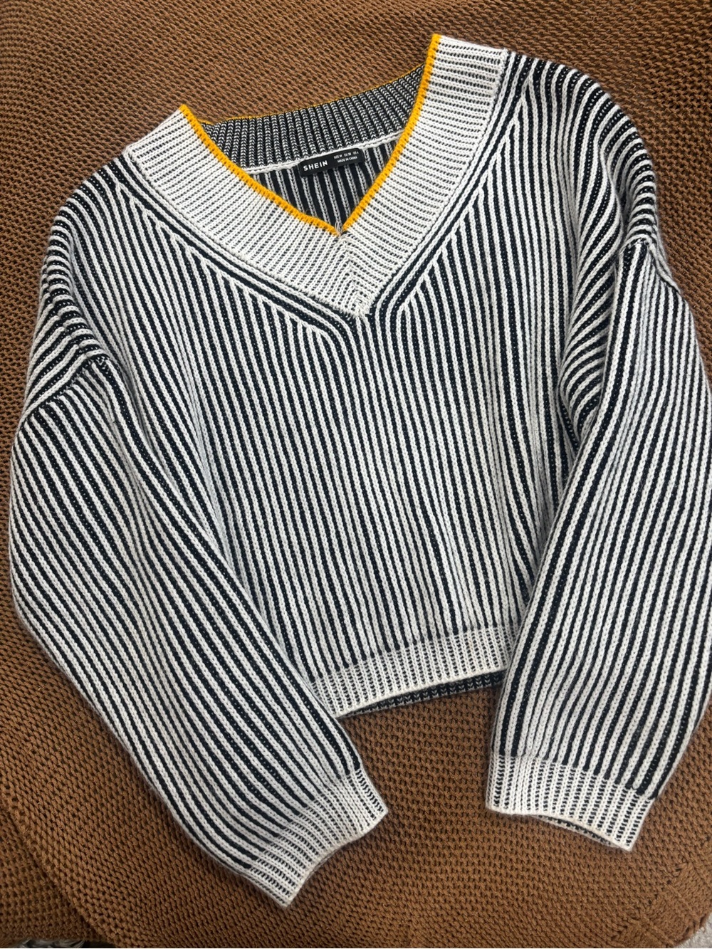 🔥Women’s Striped V-Neck Sweater with Contrast Trim - Black & White